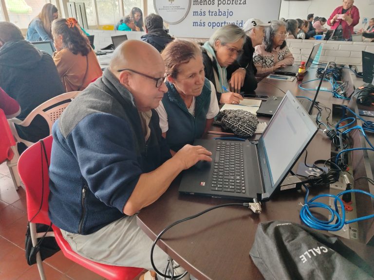 Personas_Alfabetización Diigtal Adultos Mayores 3