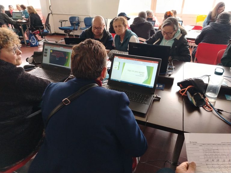 Personas_Alfabetización Diigtal Adultos Mayores 4